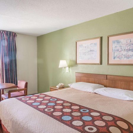Hotel Super 8 By Wyndham Tifton Exterior foto