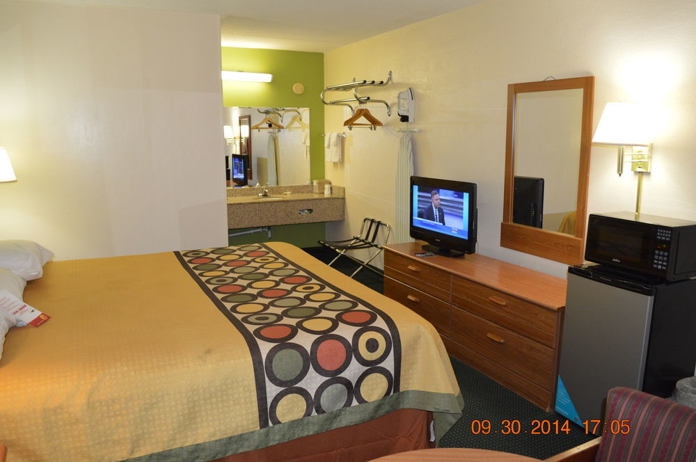 Hotel Super 8 By Wyndham Tifton Exterior foto
