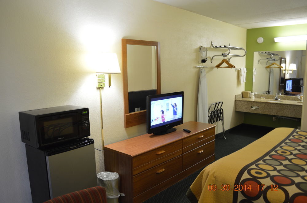 Hotel Super 8 By Wyndham Tifton Exterior foto