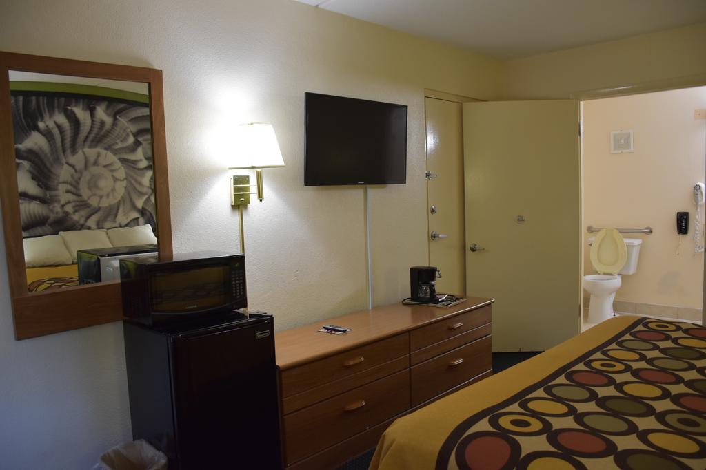 Hotel Super 8 By Wyndham Tifton Exterior foto