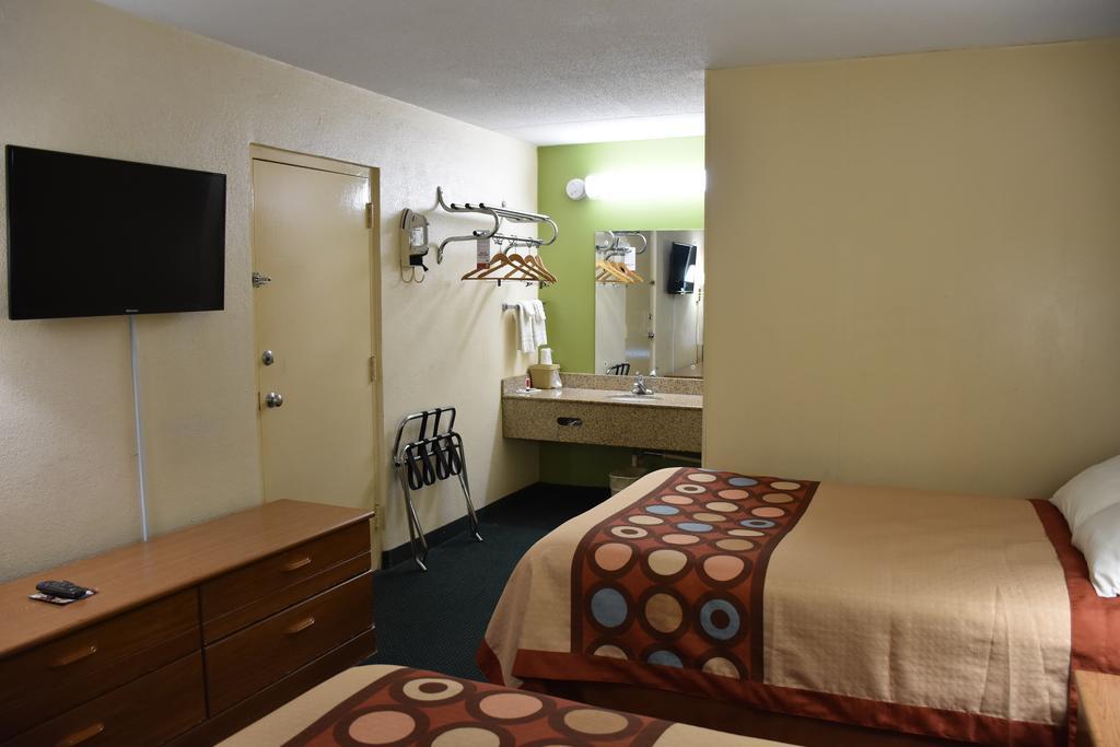 Hotel Super 8 By Wyndham Tifton Exterior foto