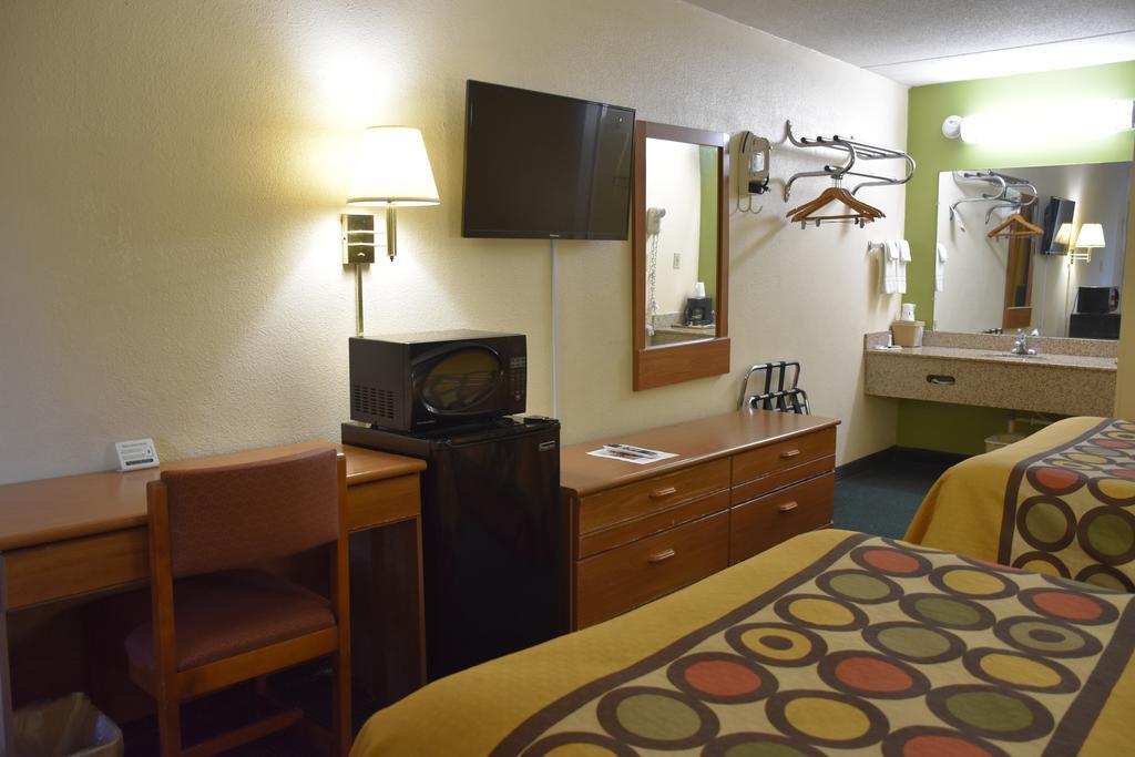 Hotel Super 8 By Wyndham Tifton Exterior foto