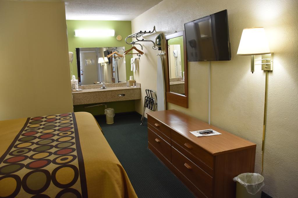 Hotel Super 8 By Wyndham Tifton Exterior foto