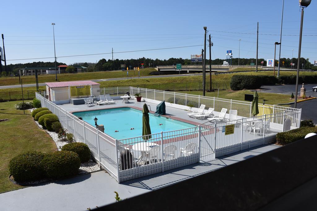 Hotel Super 8 By Wyndham Tifton Exterior foto