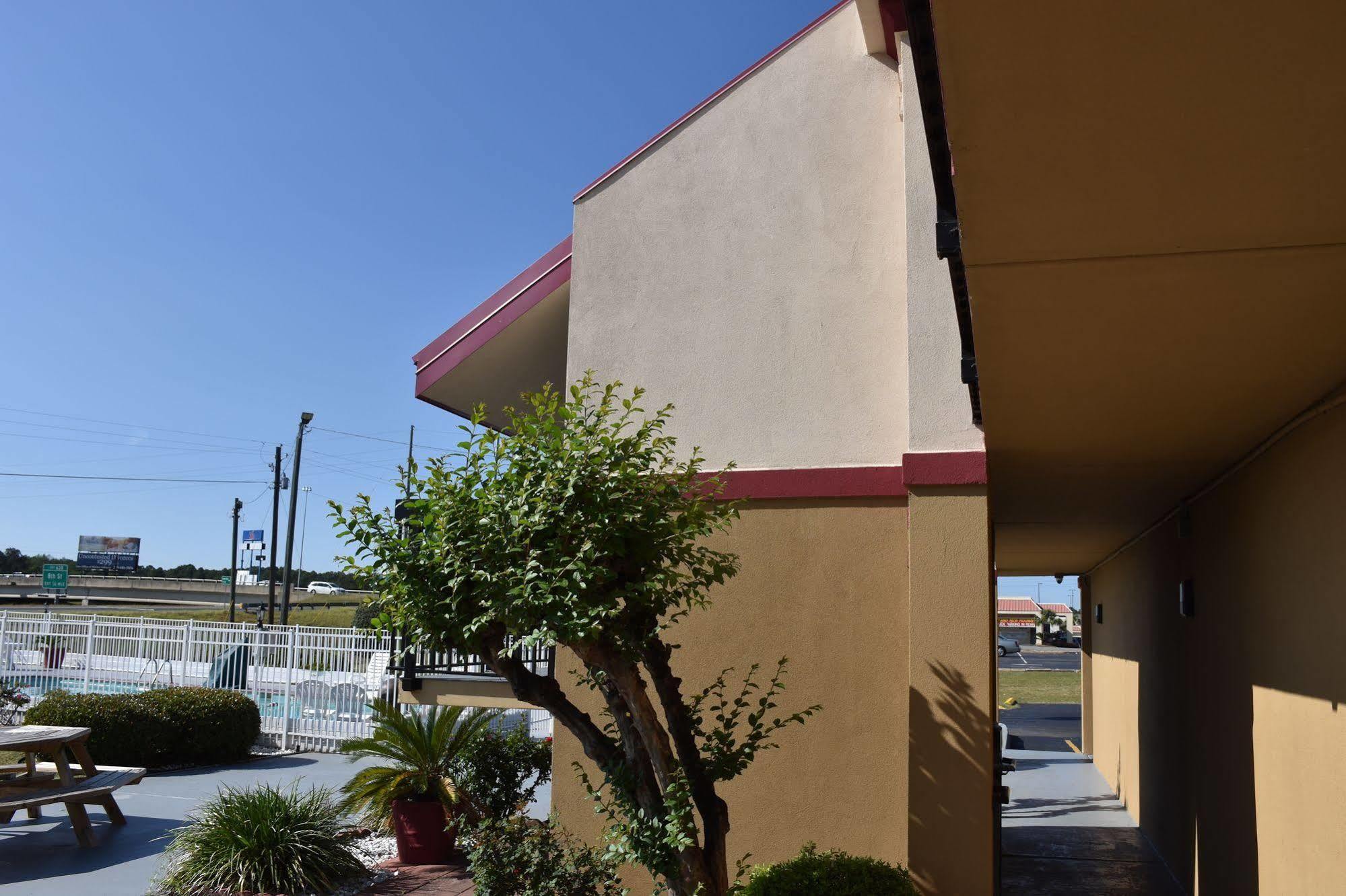 Hotel Super 8 By Wyndham Tifton Exterior foto